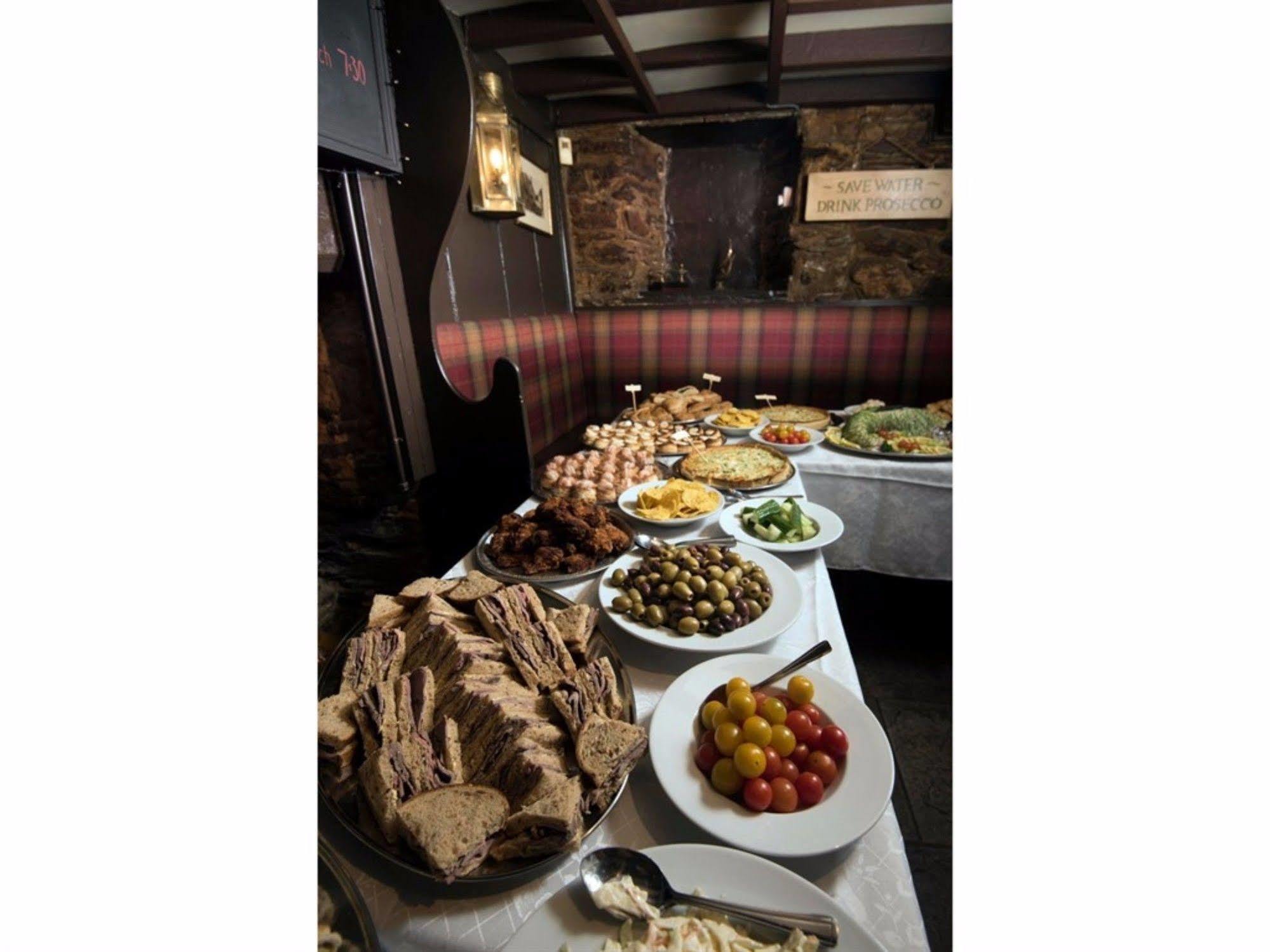 The Dolphin Inn Kingsbridge  Εξωτερικό φωτογραφία