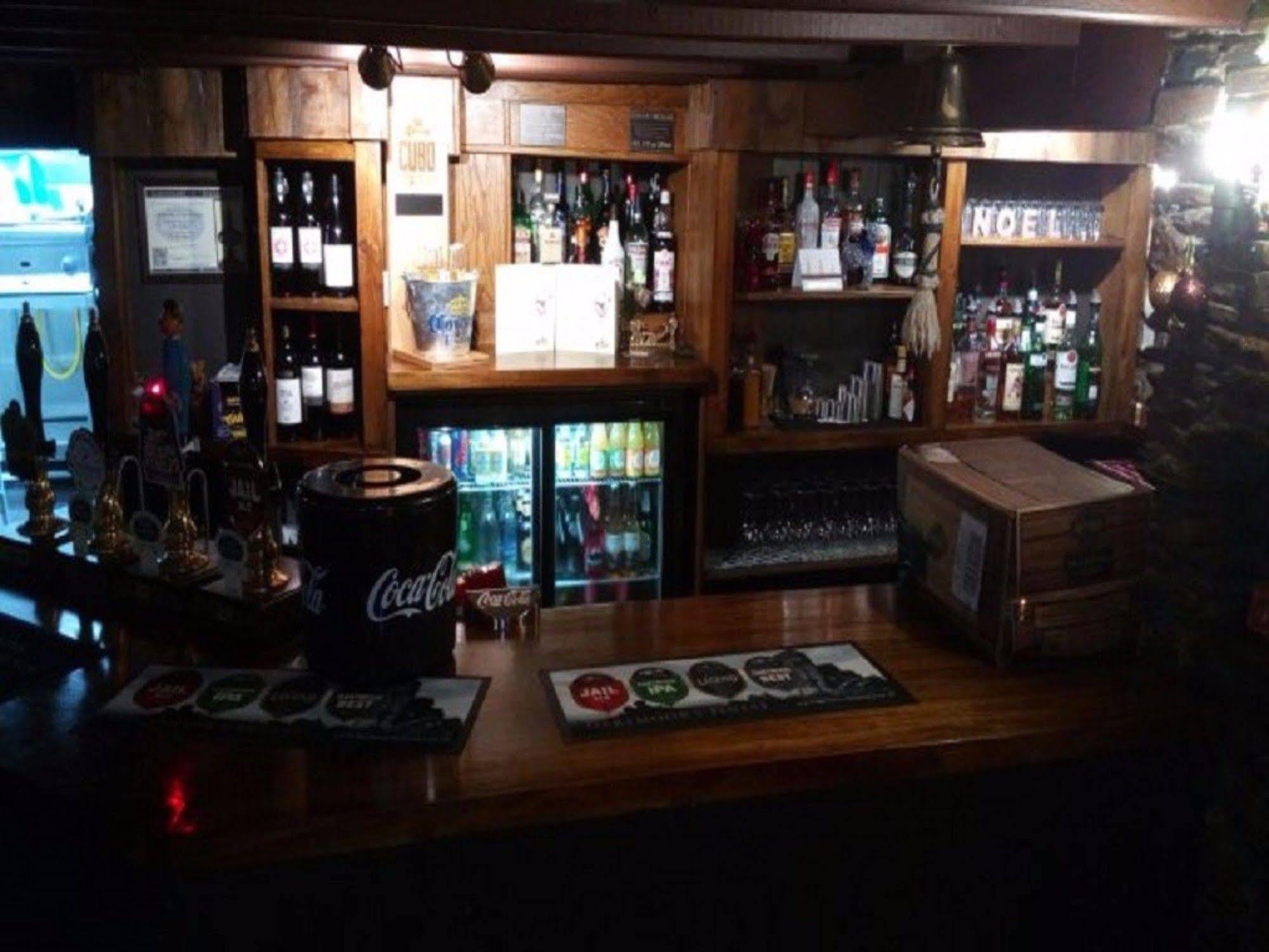 The Dolphin Inn Kingsbridge  Εξωτερικό φωτογραφία